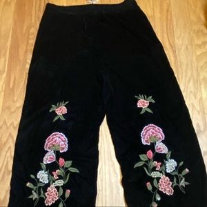 Zara Woman NWT velvet floral embroidered pants